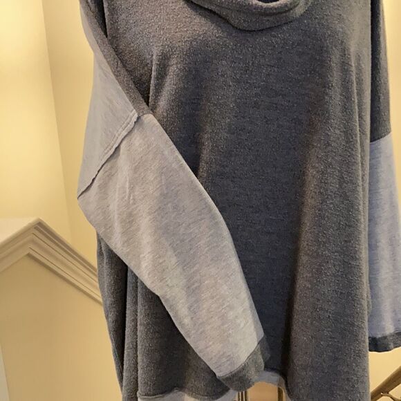 CABI ATC Cowl Neck Top, Heather Gray, Sz XS #3996 EUC - Picture 3 of 5